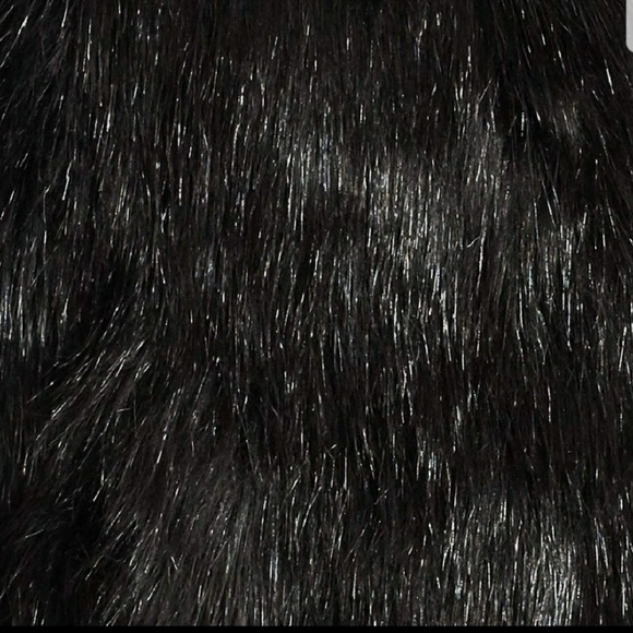 NWT City Chic Rococo Faux Fur Vest - Picture 2 of 4